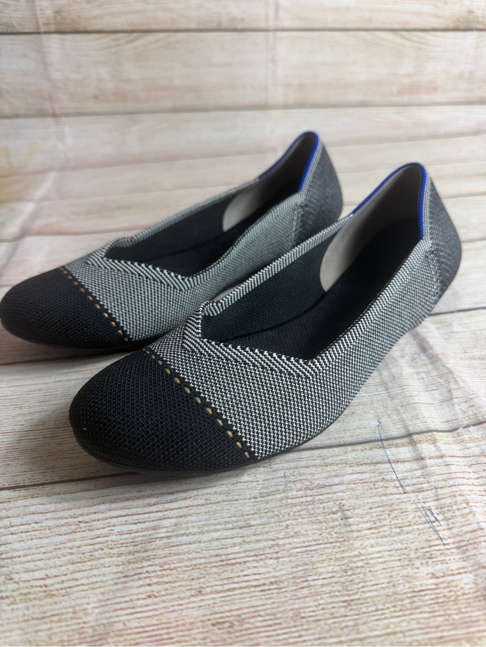 Rothy's The Flat shoes in a Grey Mist Captoe. 8.5. Black